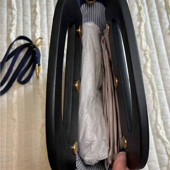 Tory Burch appliqué Bermuda bag-excellent condition - Picture 3 of 8